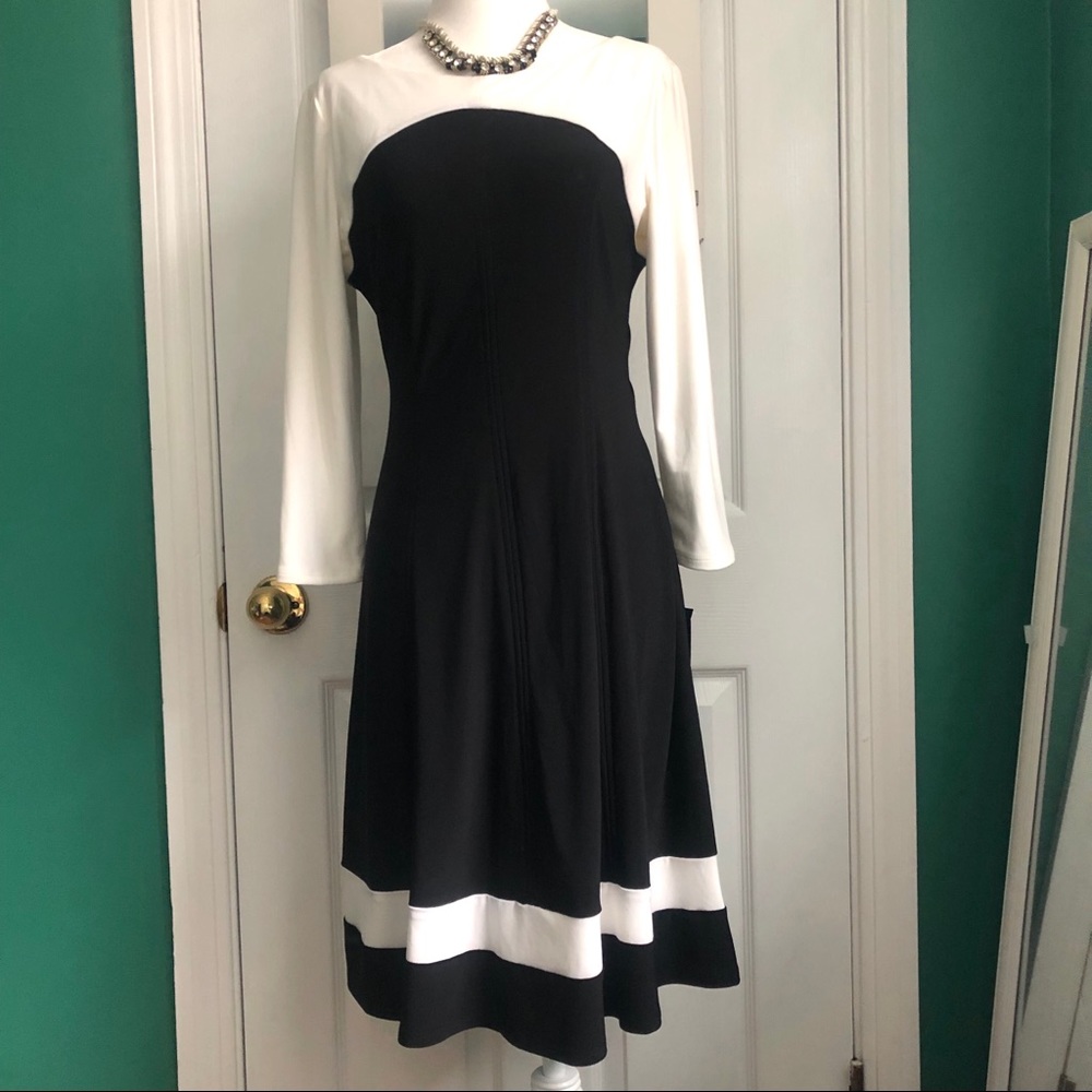 Long sleeve black & white A-line swing dress size 6 NWT